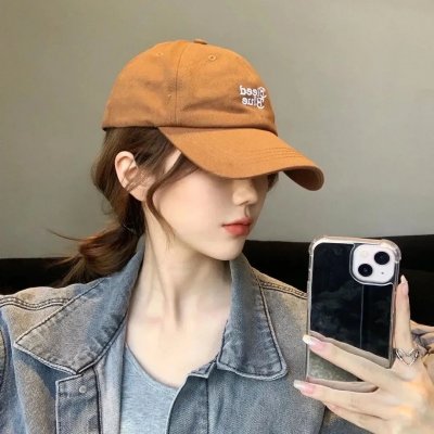 马戏院帐篷顶上的艺人
